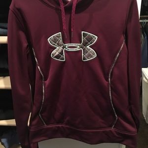 Under armour sweatshirt